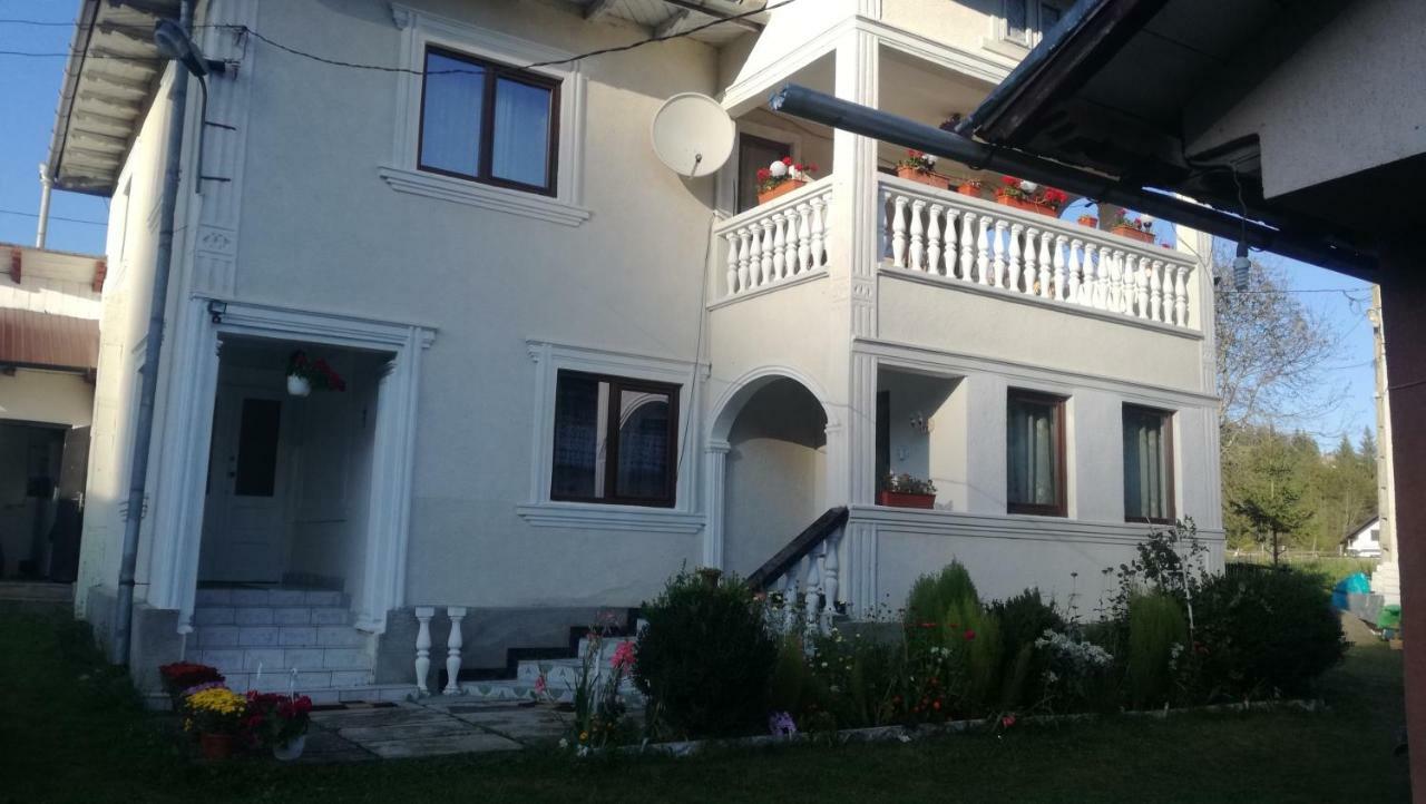 Casa Ionescu Hotell Sadova  Eksteriør bilde