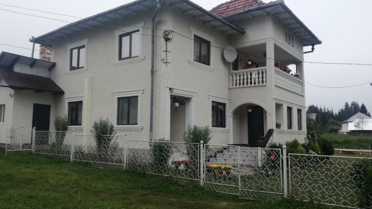 Casa Ionescu Hotell Sadova  Eksteriør bilde