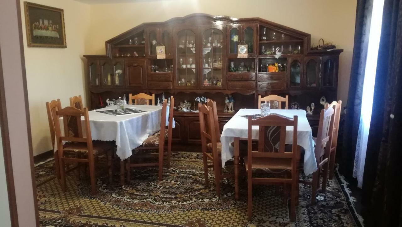 Casa Ionescu Hotell Sadova  Eksteriør bilde